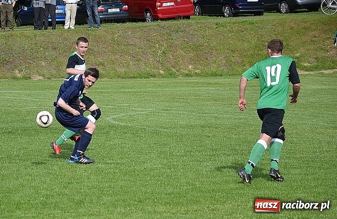 Zdjęcie w galerii na portalu naszraciborz.pl: Grad bramek, wielkie emocje, korona i awans dla Jankowic!  wiadomości z regionu