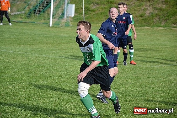 Zdjęcie w galerii na portalu naszraciborz.pl: Grad bramek, wielkie emocje, korona i awans dla Jankowic!  wiadomości z regionu