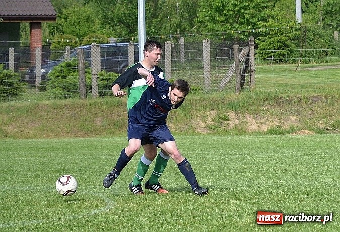 Zdjęcie w galerii na portalu naszraciborz.pl: Grad bramek, wielkie emocje, korona i awans dla Jankowic!  wiadomości z regionu