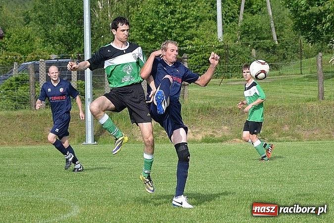 Zdjęcie w galerii na portalu naszraciborz.pl: Grad bramek, wielkie emocje, korona i awans dla Jankowic!  wiadomości z regionu