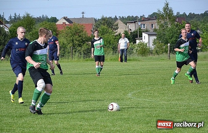 Zdjęcie w galerii na portalu naszraciborz.pl: Grad bramek, wielkie emocje, korona i awans dla Jankowic!  wiadomości z regionu
