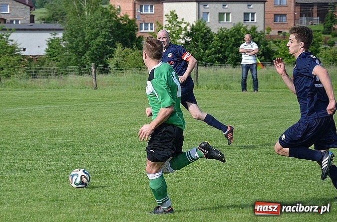 Zdjęcie w galerii na portalu naszraciborz.pl: Grad bramek, wielkie emocje, korona i awans dla Jankowic!  wiadomości z regionu