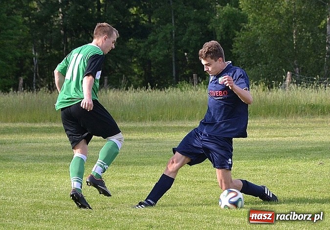 Zdjęcie w galerii na portalu naszraciborz.pl: Grad bramek, wielkie emocje, korona i awans dla Jankowic!  wiadomości z regionu