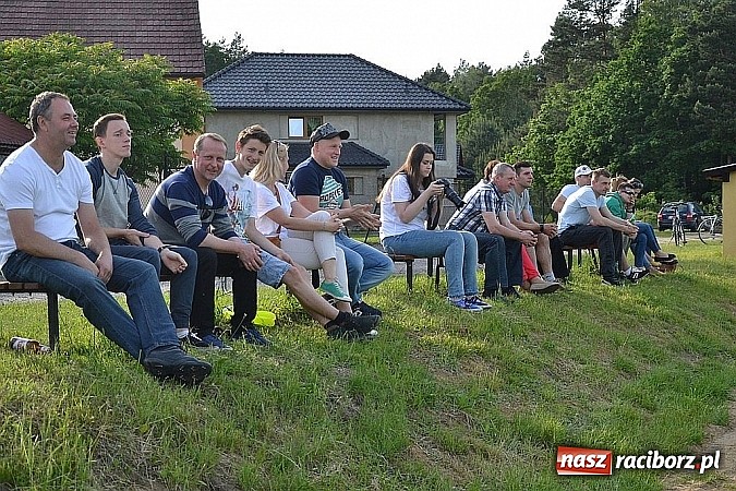 Zdjęcie w galerii na portalu naszraciborz.pl: Grad bramek, wielkie emocje, korona i awans dla Jankowic!  wiadomości z regionu