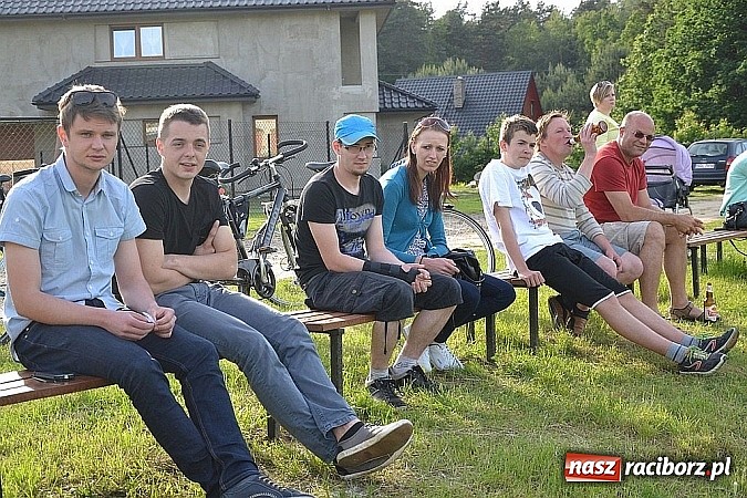 Zdjęcie w galerii na portalu naszraciborz.pl: Grad bramek, wielkie emocje, korona i awans dla Jankowic!  wiadomości z regionu