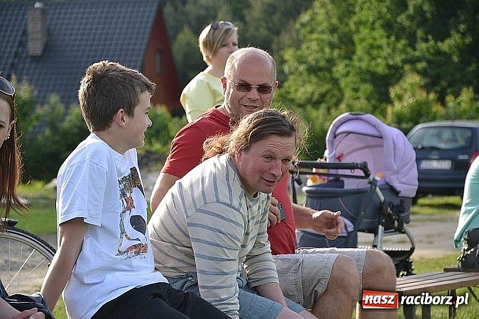 Zdjęcie w galerii na portalu naszraciborz.pl: Grad bramek, wielkie emocje, korona i awans dla Jankowic!  wiadomości z regionu
