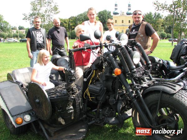 Zdjęcie w galerii na portalu naszraciborz.pl: Dzieci świętowały z motocyklistami wiadomości z regionu