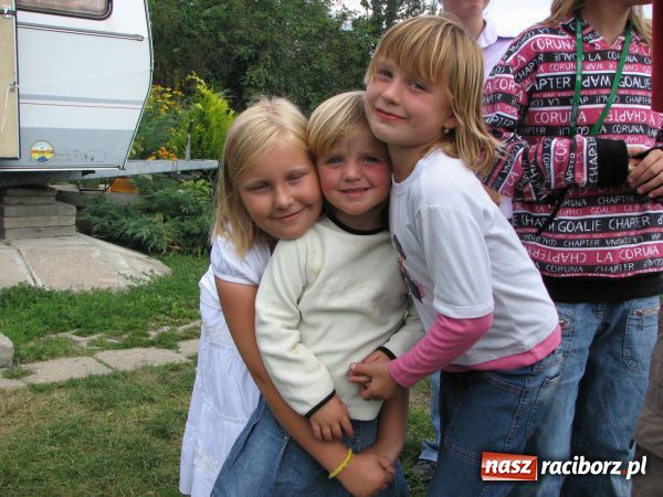 Zdjęcie w galerii na portalu naszraciborz.pl: Dzieci świętowały z motocyklistami wiadomości z regionu