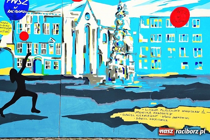 Zdjęcie w galerii na portalu naszraciborz.pl: Instytut Studi&oacute;w Edukacyjnych i Sztuki PWSZ w Raciborzu zorganizował na zamku projekt malarski - zobacz efekty wiadomości z regionu