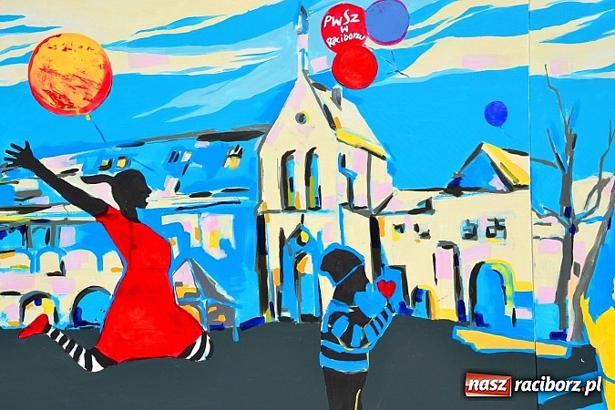 Zdjęcie w galerii na portalu naszraciborz.pl: Instytut Studi&oacute;w Edukacyjnych i Sztuki PWSZ w Raciborzu zorganizował na zamku projekt malarski - zobacz efekty wiadomości z regionu