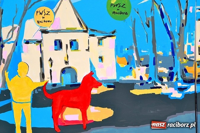 Zdjęcie w galerii na portalu naszraciborz.pl: Instytut Studi&oacute;w Edukacyjnych i Sztuki PWSZ w Raciborzu zorganizował na zamku projekt malarski - zobacz efekty wiadomości z regionu