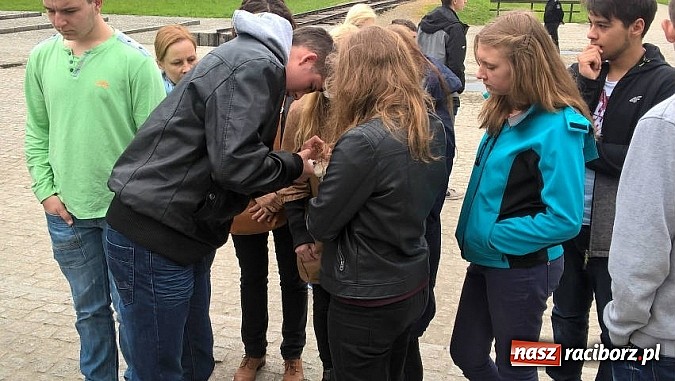 Zdjęcie w galerii na portalu naszraciborz.pl: Wycieczka edukacyjna uczniów G 5 do Oświęcimia wiadomości z regionu