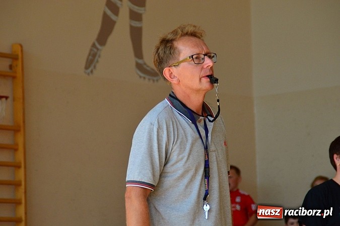 Zdjęcie w galerii na portalu naszraciborz.pl: Uczniowie bieńkowickiej szkoły obchodzą swoje święto na sportowo  wiadomości z regionu