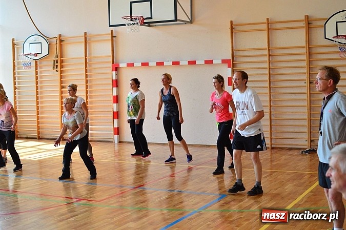 Zdjęcie w galerii na portalu naszraciborz.pl: Uczniowie bieńkowickiej szkoły obchodzą swoje święto na sportowo  wiadomości z regionu