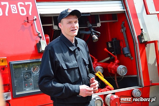 Zdjęcie w galerii na portalu naszraciborz.pl: Uczniowie bieńkowickiej szkoły obchodzą swoje święto na sportowo  wiadomości z regionu