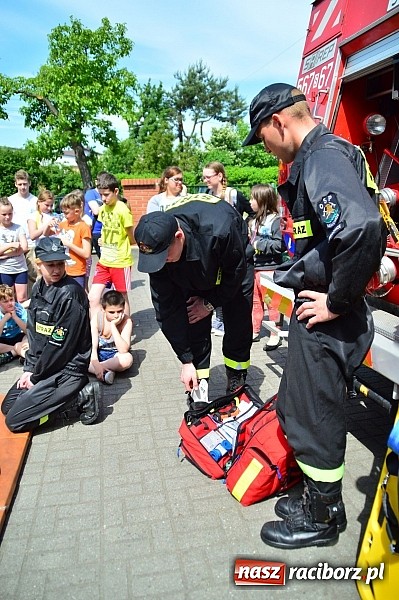 Zdjęcie w galerii na portalu naszraciborz.pl: Uczniowie bieńkowickiej szkoły obchodzą swoje święto na sportowo  wiadomości z regionu