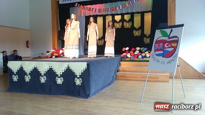 Zdjęcie w galerii na portalu naszraciborz.pl: Gimnazjum im. Jana Pawła II w Kornowacu z wizytą Comeniusa na Łotwie wiadomości z regionu