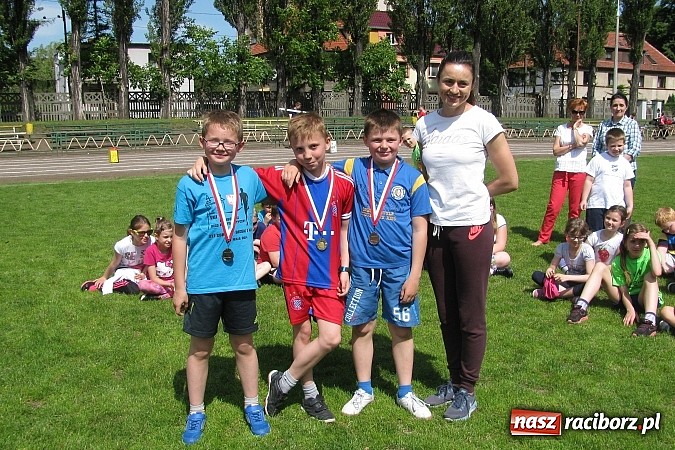 Zdjęcie w galerii na portalu naszraciborz.pl: Mała liga lekkoatletyczna z udziałem Katarzyny Hyjek wiadomości z regionu