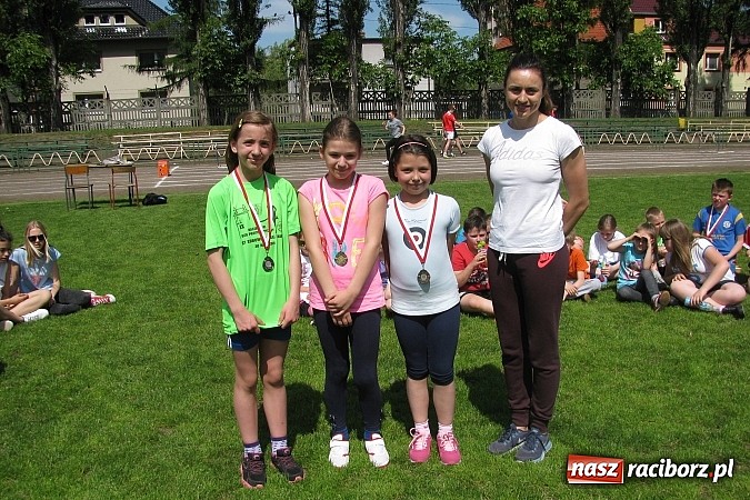 Zdjęcie w galerii na portalu naszraciborz.pl: Mała liga lekkoatletyczna z udziałem Katarzyny Hyjek wiadomości z regionu