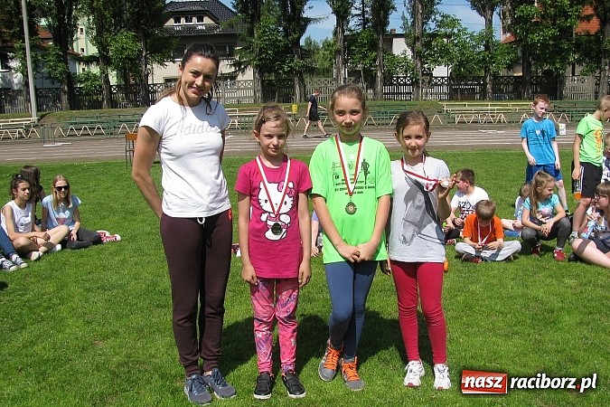 Zdjęcie w galerii na portalu naszraciborz.pl: Mała liga lekkoatletyczna z udziałem Katarzyny Hyjek wiadomości z regionu