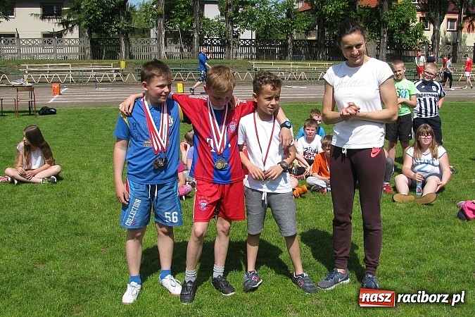Zdjęcie w galerii na portalu naszraciborz.pl: Mała liga lekkoatletyczna z udziałem Katarzyny Hyjek wiadomości z regionu