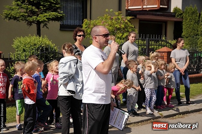 Zdjęcie w galerii na portalu naszraciborz.pl: Wielkie bieganie na Dzień Dziecka w Rudniku wiadomości z regionu