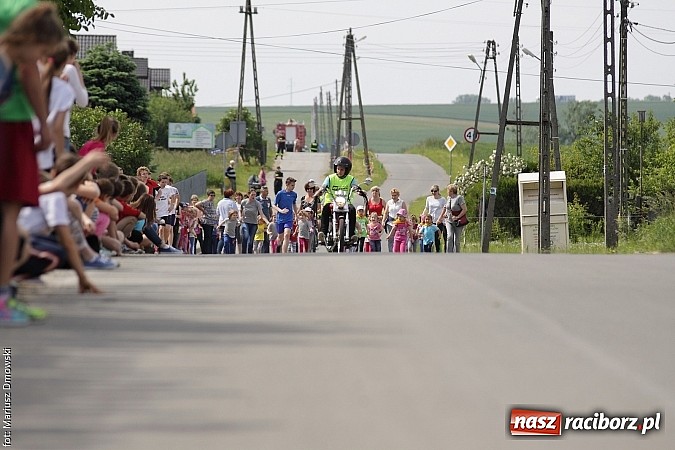 Zdjęcie w galerii na portalu naszraciborz.pl: Wielkie bieganie na Dzień Dziecka w Rudniku wiadomości z regionu