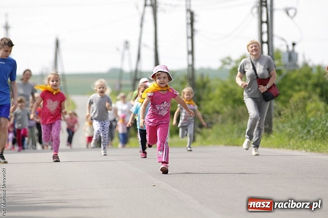 Zdjęcie w galerii na portalu naszraciborz.pl: Wielkie bieganie na Dzień Dziecka w Rudniku wiadomości z regionu