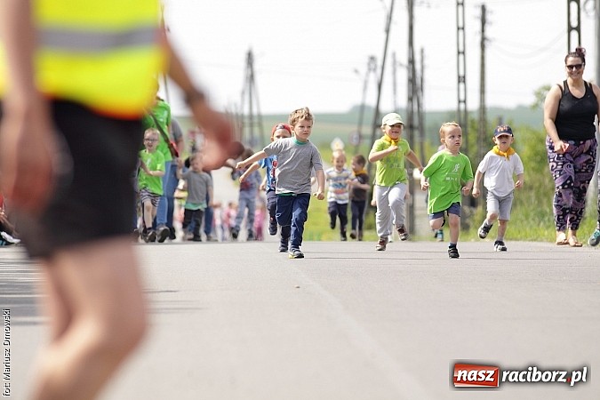 Zdjęcie w galerii na portalu naszraciborz.pl: Wielkie bieganie na Dzień Dziecka w Rudniku wiadomości z regionu