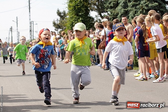 Zdjęcie w galerii na portalu naszraciborz.pl: Wielkie bieganie na Dzień Dziecka w Rudniku wiadomości z regionu
