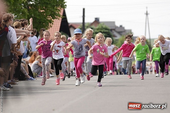 Zdjęcie w galerii na portalu naszraciborz.pl: Wielkie bieganie na Dzień Dziecka w Rudniku wiadomości z regionu