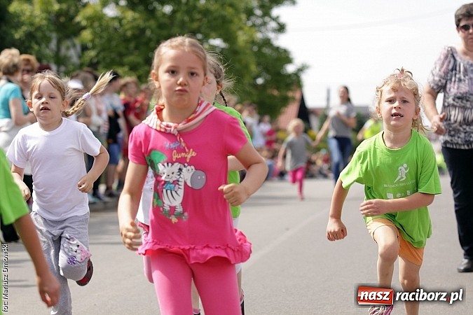 Zdjęcie w galerii na portalu naszraciborz.pl: Wielkie bieganie na Dzień Dziecka w Rudniku wiadomości z regionu
