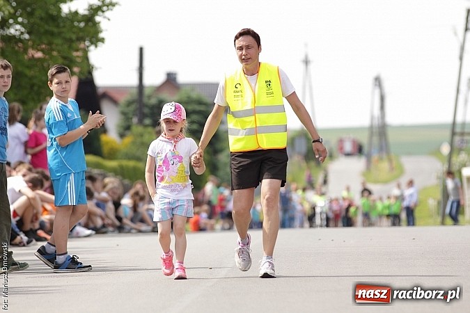 Zdjęcie w galerii na portalu naszraciborz.pl: Wielkie bieganie na Dzień Dziecka w Rudniku wiadomości z regionu