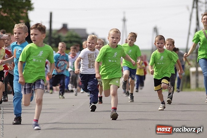 Zdjęcie w galerii na portalu naszraciborz.pl: Wielkie bieganie na Dzień Dziecka w Rudniku wiadomości z regionu