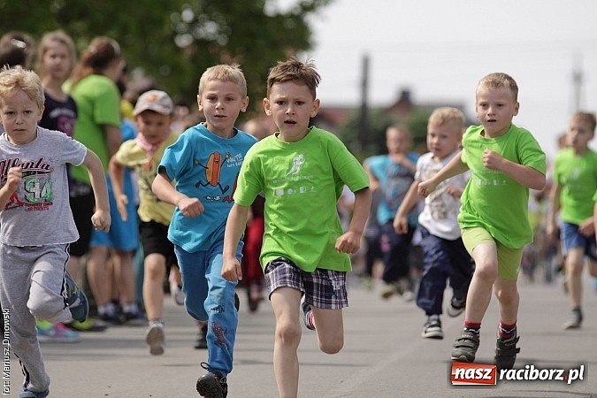 Zdjęcie w galerii na portalu naszraciborz.pl: Wielkie bieganie na Dzień Dziecka w Rudniku wiadomości z regionu