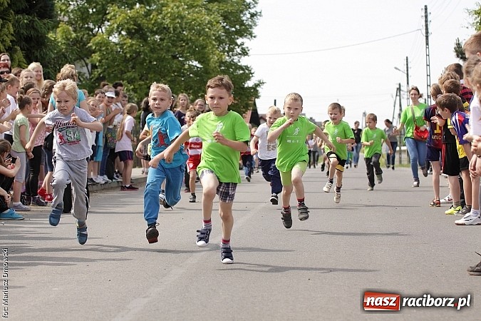 Zdjęcie w galerii na portalu naszraciborz.pl: Wielkie bieganie na Dzień Dziecka w Rudniku wiadomości z regionu