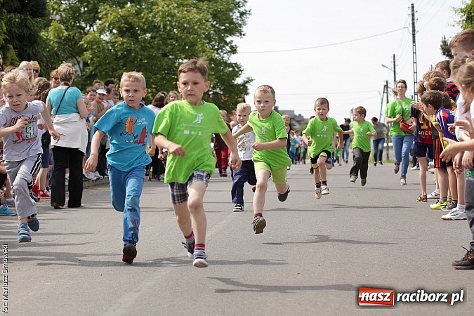 Zdjęcie w galerii na portalu naszraciborz.pl: Wielkie bieganie na Dzień Dziecka w Rudniku wiadomości z regionu