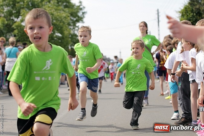 Zdjęcie w galerii na portalu naszraciborz.pl: Wielkie bieganie na Dzień Dziecka w Rudniku wiadomości z regionu