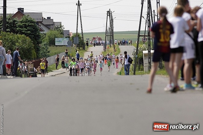 Zdjęcie w galerii na portalu naszraciborz.pl: Wielkie bieganie na Dzień Dziecka w Rudniku wiadomości z regionu