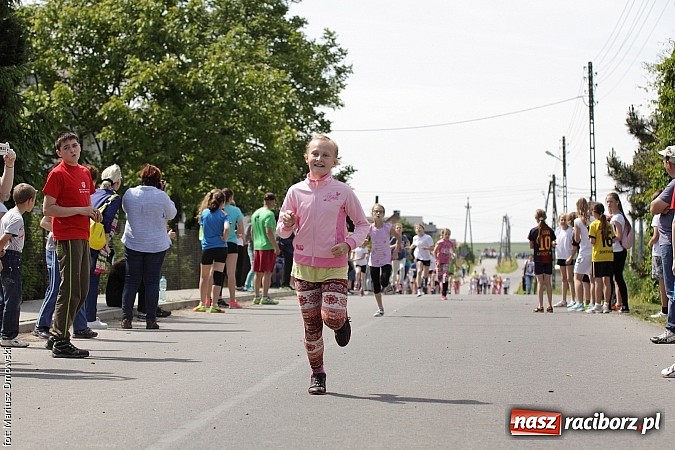 Zdjęcie w galerii na portalu naszraciborz.pl: Wielkie bieganie na Dzień Dziecka w Rudniku wiadomości z regionu