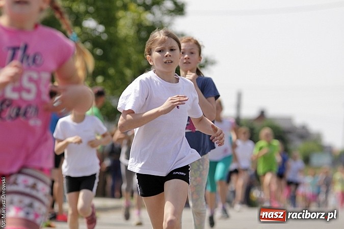 Zdjęcie w galerii na portalu naszraciborz.pl: Wielkie bieganie na Dzień Dziecka w Rudniku wiadomości z regionu