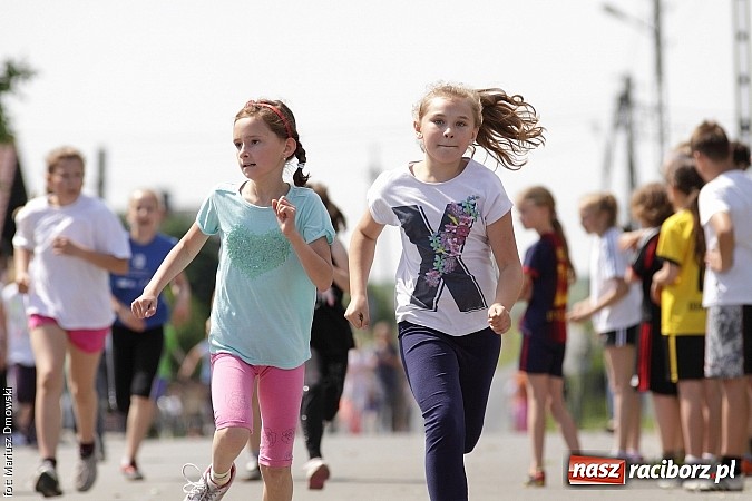Zdjęcie w galerii na portalu naszraciborz.pl: Wielkie bieganie na Dzień Dziecka w Rudniku wiadomości z regionu