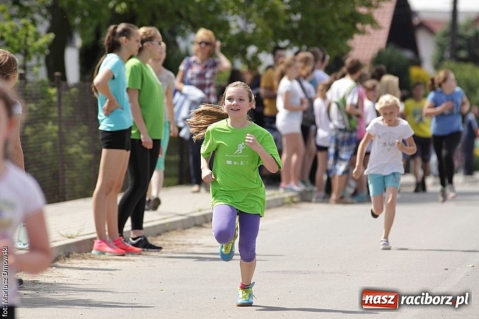 Zdjęcie w galerii na portalu naszraciborz.pl: Wielkie bieganie na Dzień Dziecka w Rudniku wiadomości z regionu