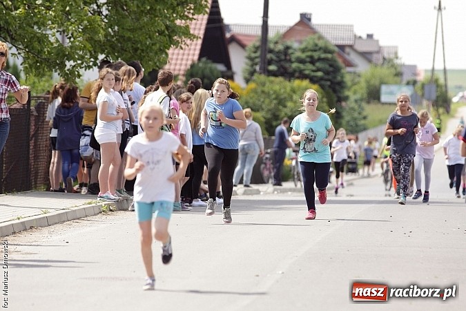 Zdjęcie w galerii na portalu naszraciborz.pl: Wielkie bieganie na Dzień Dziecka w Rudniku wiadomości z regionu