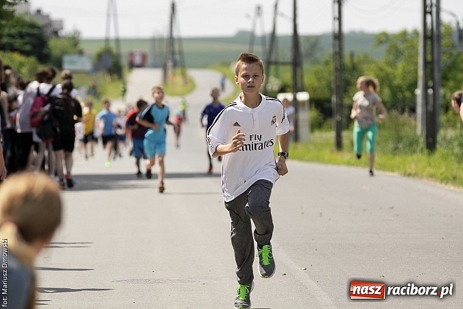 Zdjęcie w galerii na portalu naszraciborz.pl: Wielkie bieganie na Dzień Dziecka w Rudniku wiadomości z regionu
