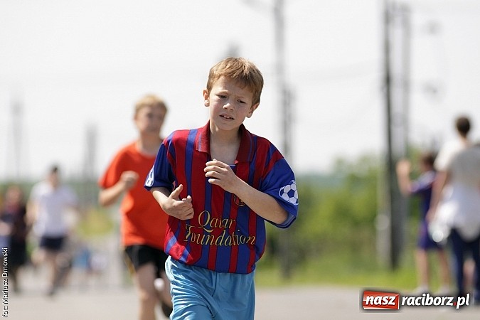 Zdjęcie w galerii na portalu naszraciborz.pl: Wielkie bieganie na Dzień Dziecka w Rudniku wiadomości z regionu