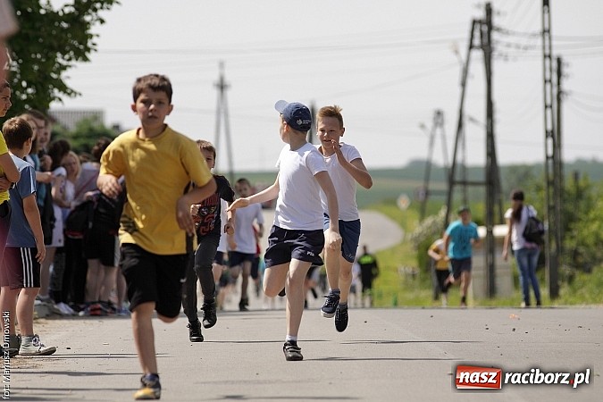 Zdjęcie w galerii na portalu naszraciborz.pl: Wielkie bieganie na Dzień Dziecka w Rudniku wiadomości z regionu