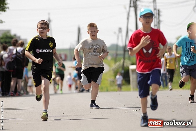 Zdjęcie w galerii na portalu naszraciborz.pl: Wielkie bieganie na Dzień Dziecka w Rudniku wiadomości z regionu