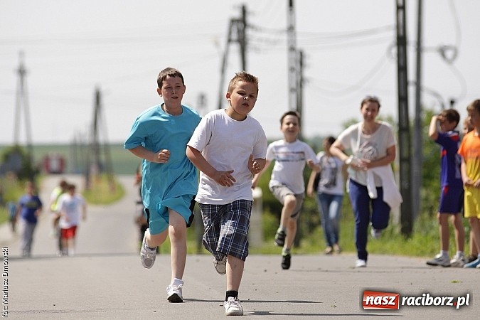 Zdjęcie w galerii na portalu naszraciborz.pl: Wielkie bieganie na Dzień Dziecka w Rudniku wiadomości z regionu