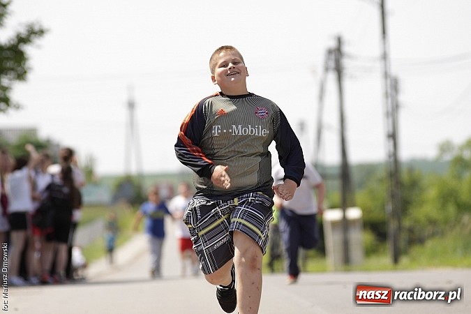 Zdjęcie w galerii na portalu naszraciborz.pl: Wielkie bieganie na Dzień Dziecka w Rudniku wiadomości z regionu